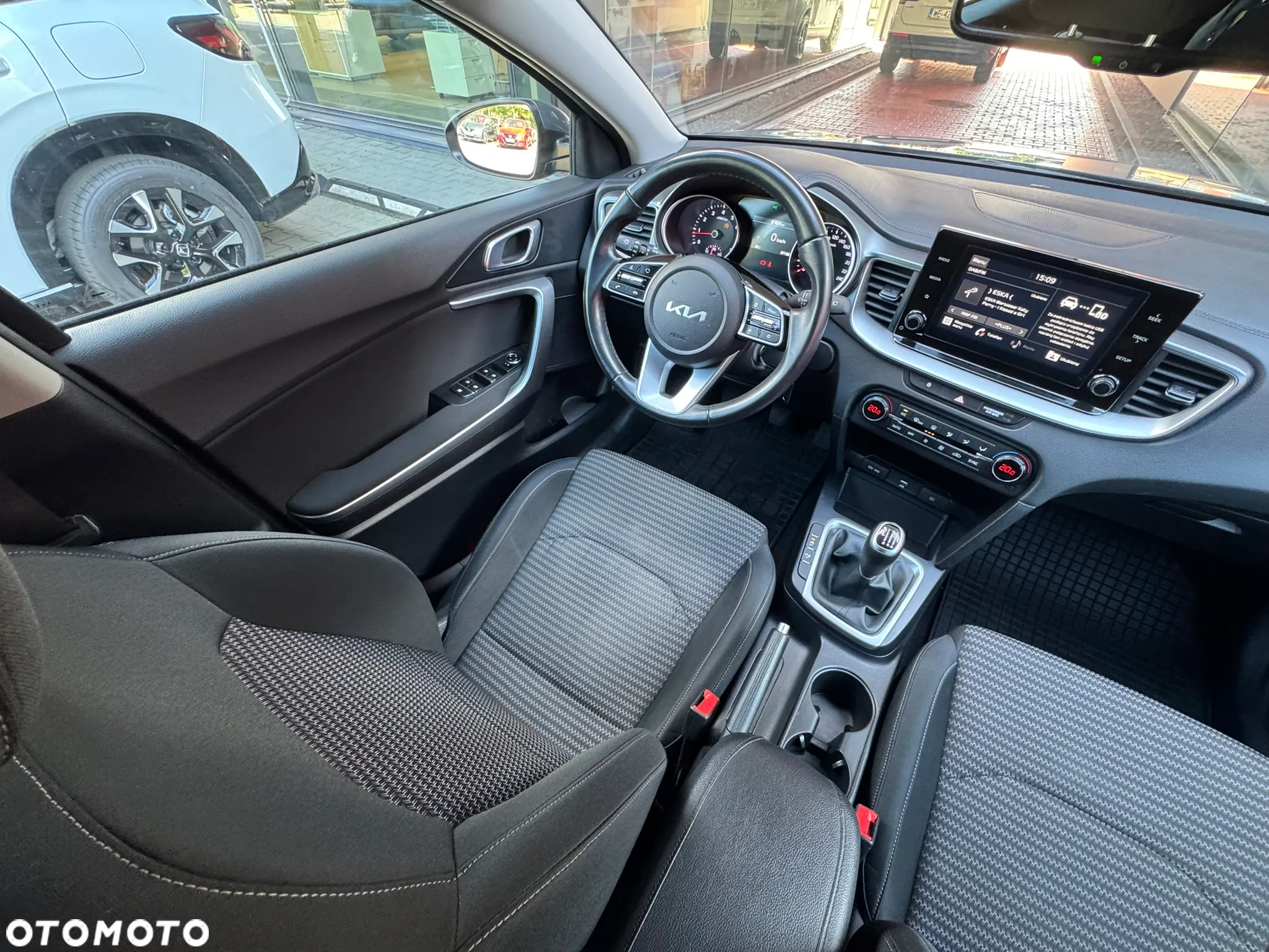 Kia XCeed 1.5 T-GDI M - 23