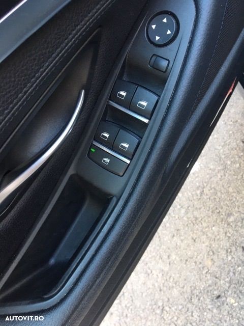 BMW Seria 5 525d Touring - 14