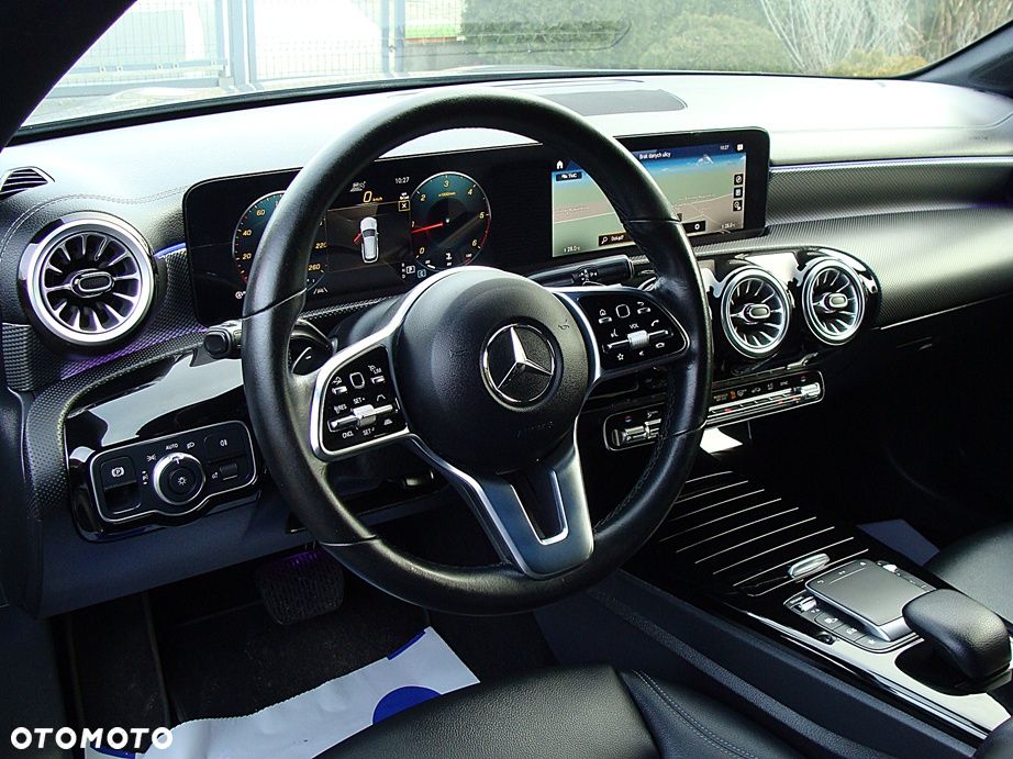 Mercedes-Benz CLA 200 d Progressive 8G-DCT - 17