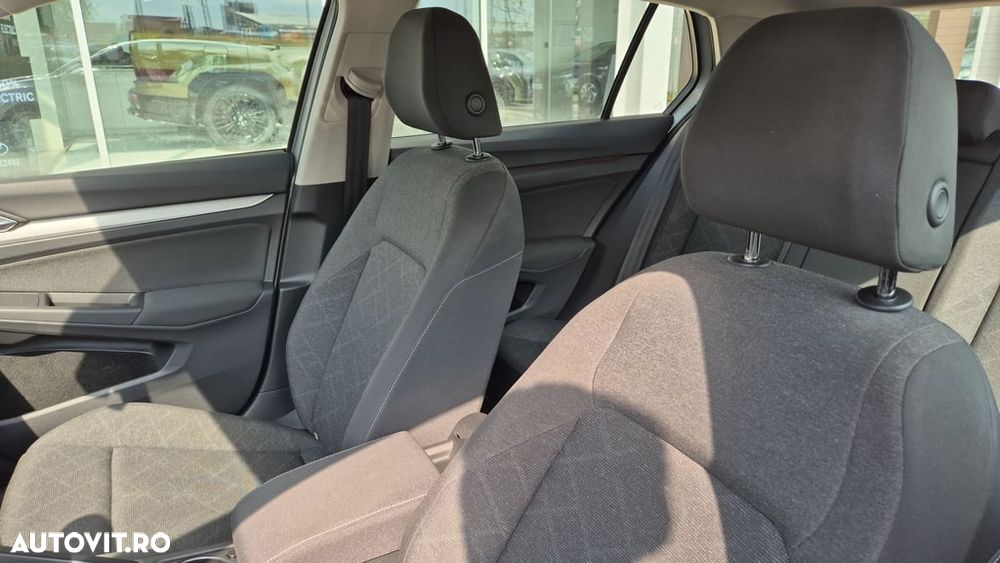 Volkswagen Golf 1.0 eTSI DSG MHEV Life - 12