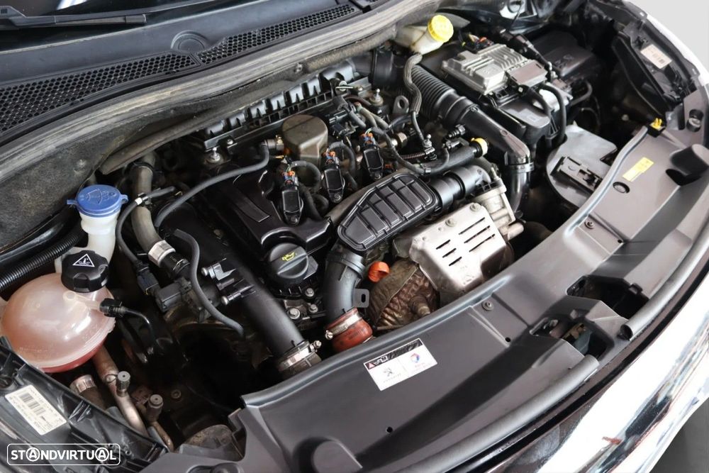 Peugeot 2008 1.2 PureTech Allure - 19