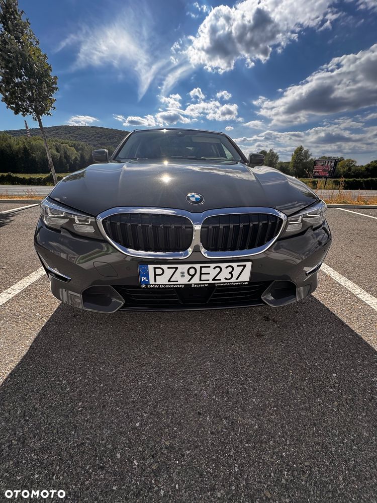 BMW Seria 3 330e Luxury Line - 3