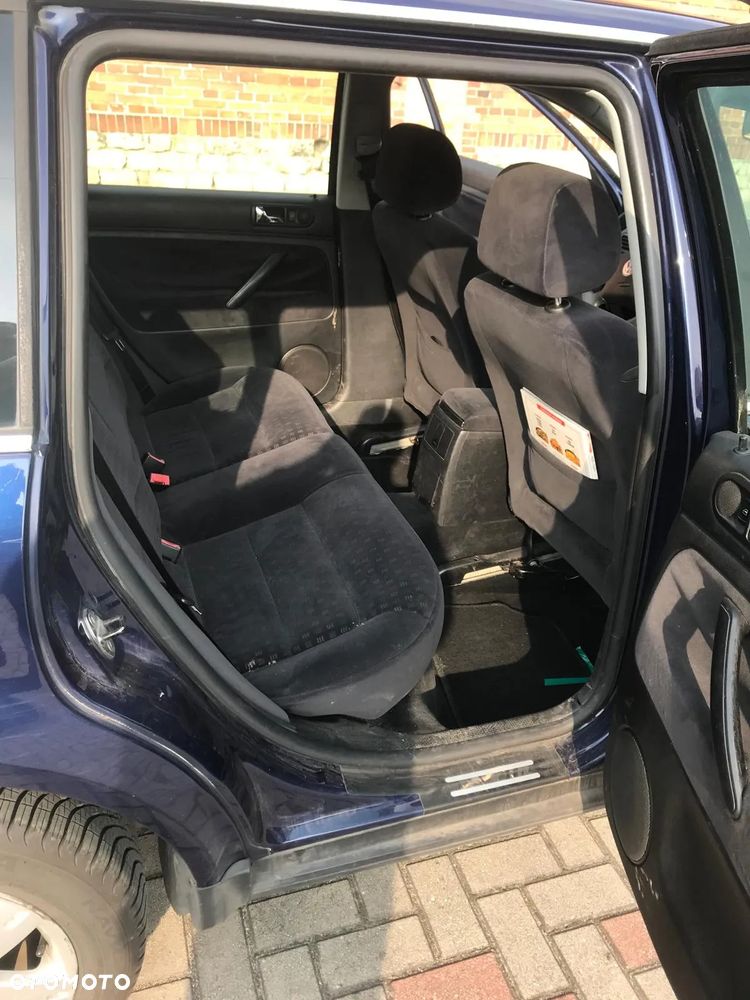 Volkswagen Passat - 11
