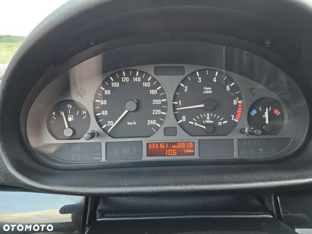 BMW Seria 3 323Ci - 10