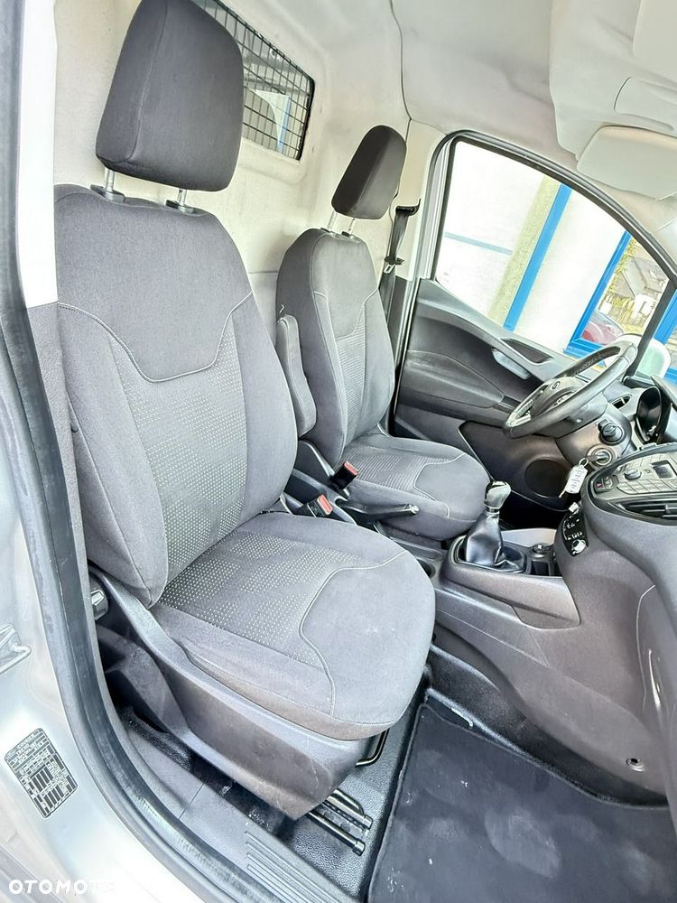 Ford Courier - 14