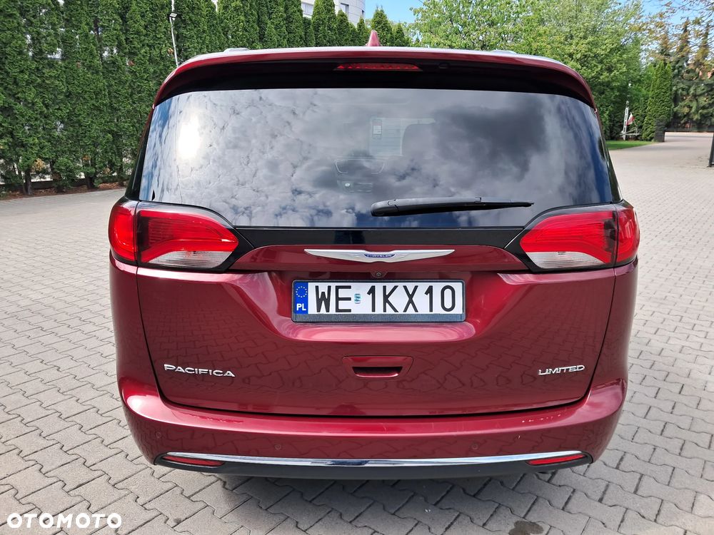 Chrysler Pacifica - 5