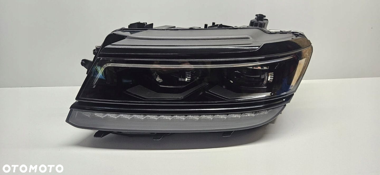 VW TIGUAN II 5NN ALLSPACE REFLEKTOR LEWY LAMPA LEWA CZARNA RAMKA - 2