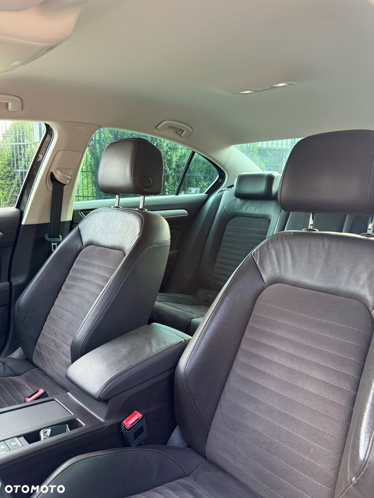 Volkswagen Passat - 21