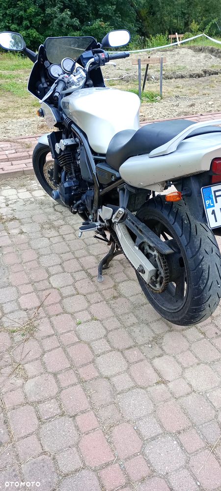Yamaha FZ - 4