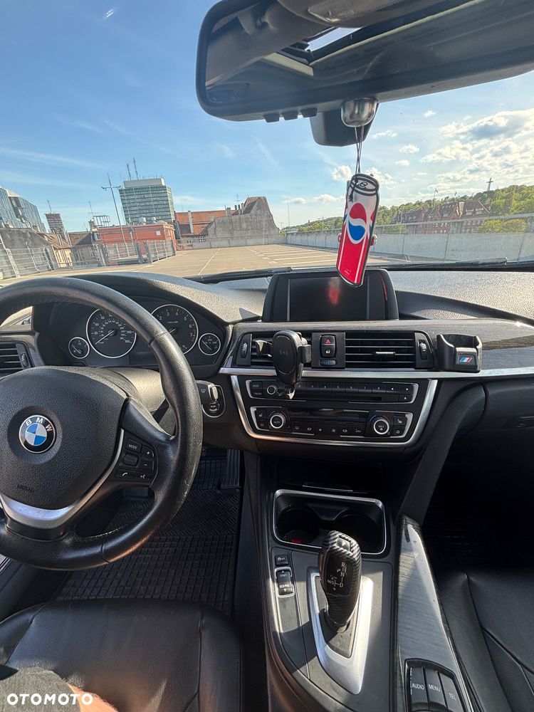 BMW Seria 3 328i Luxury Line - 8