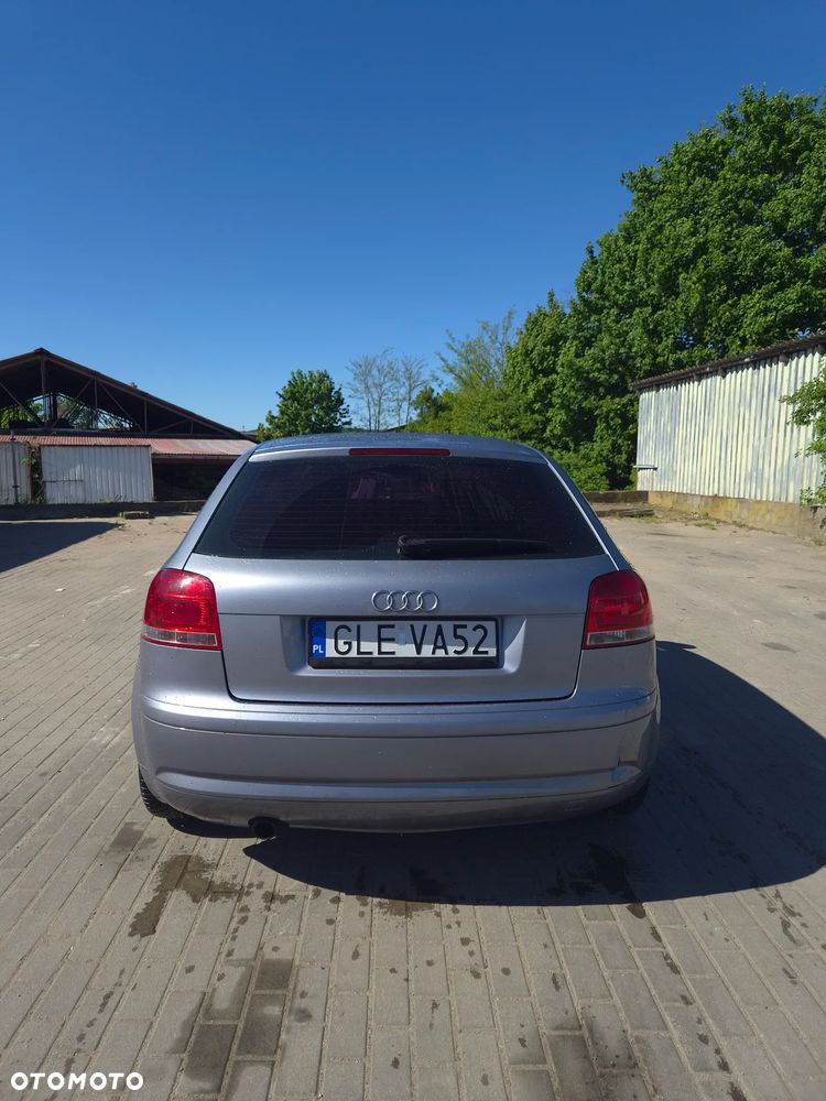 Audi A3 3-drzwiowe 1.6 FSI Ambiente - 18
