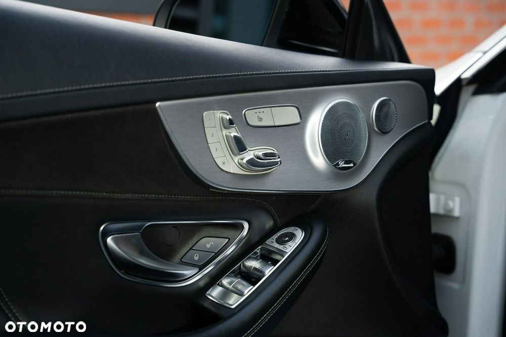 Mercedes-Benz Klasa C AMG 63 S AMG Speedshift 7G-MCT - 9