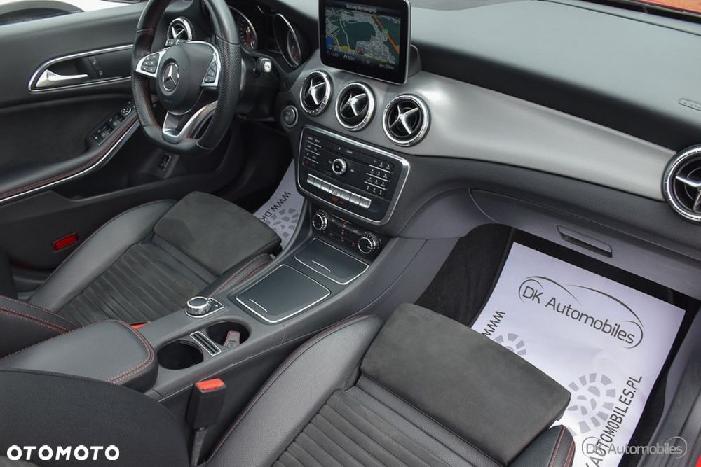Mercedes-Benz CLA 220 4-Matic AMG Line - 25