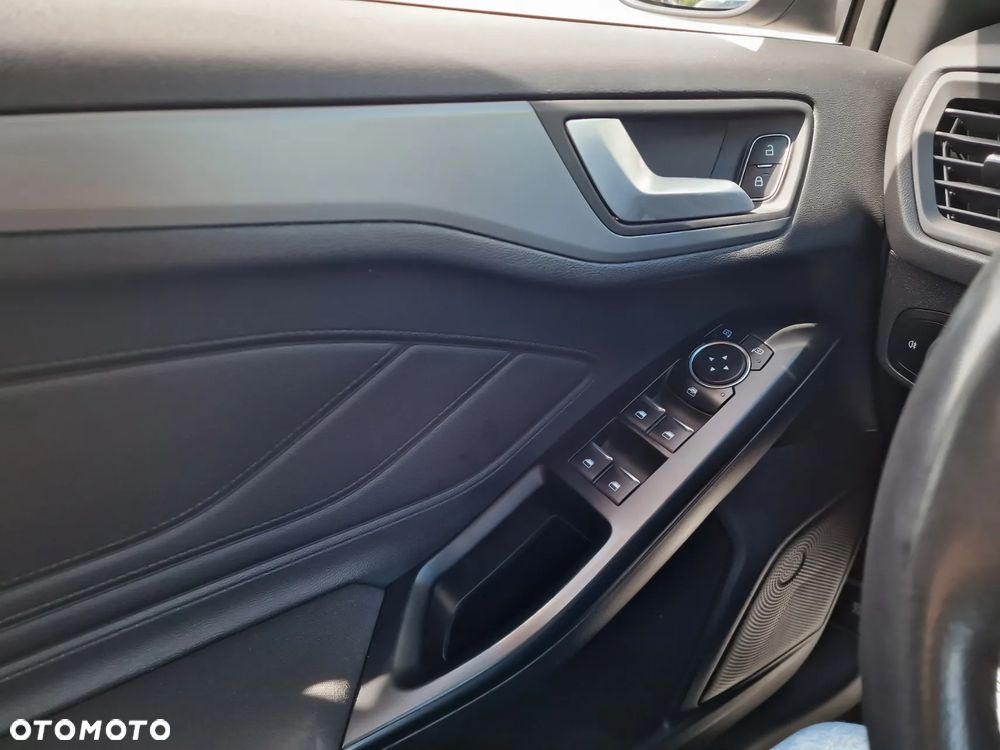 Ford Focus 1.0 EcoBoost Trend - 16