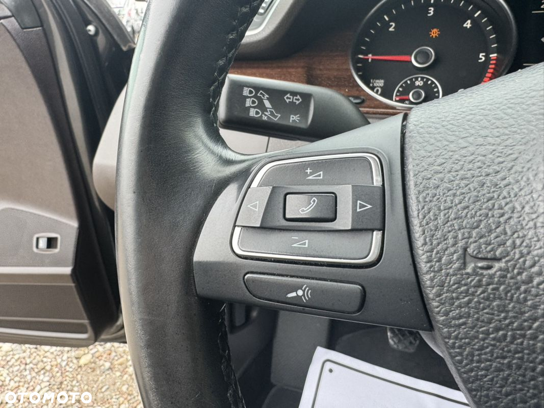 Volkswagen Passat 2.0 TDI 4Mot Highline - 19