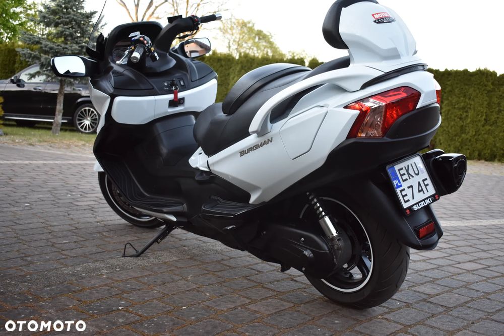 Suzuki Burgman - 16