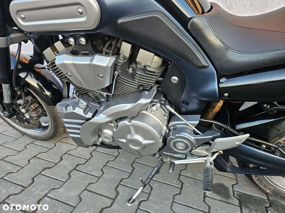 Yamaha MT - 12