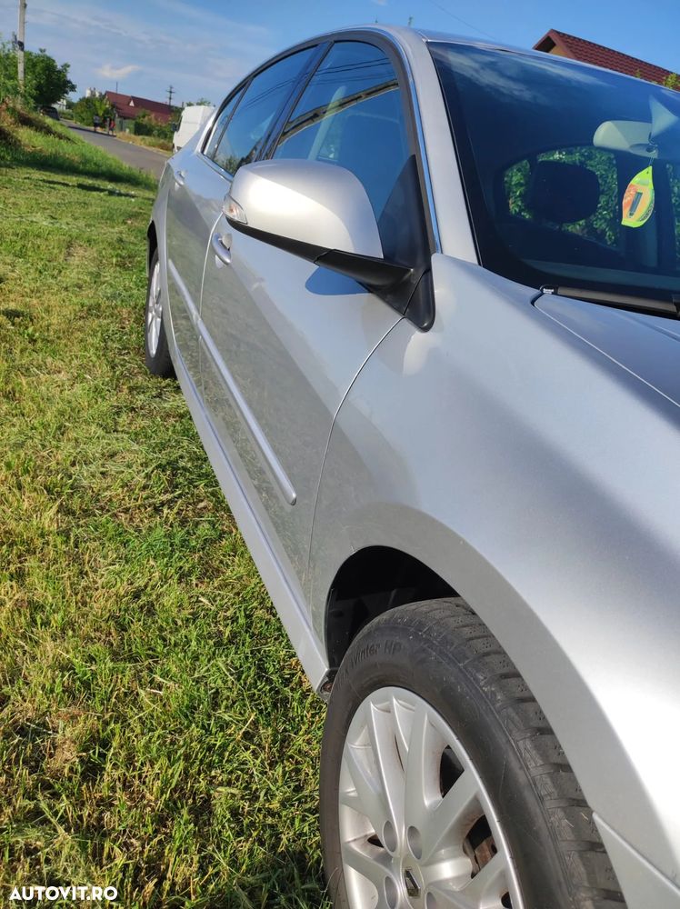 Renault Laguna dCi 110 FAP Limited - 12