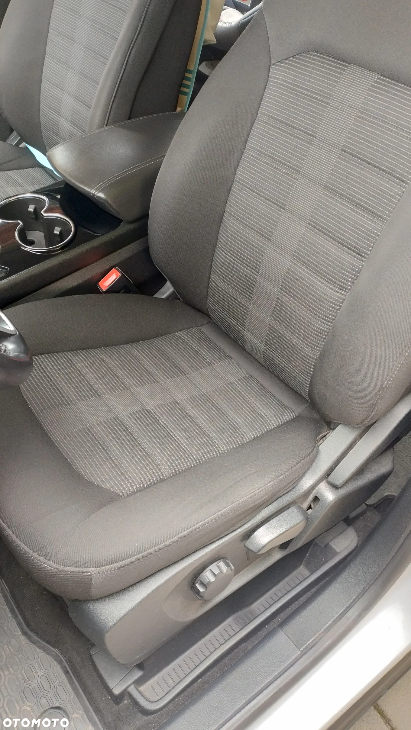 Ford Galaxy 2.0 TDCi Trend - 38