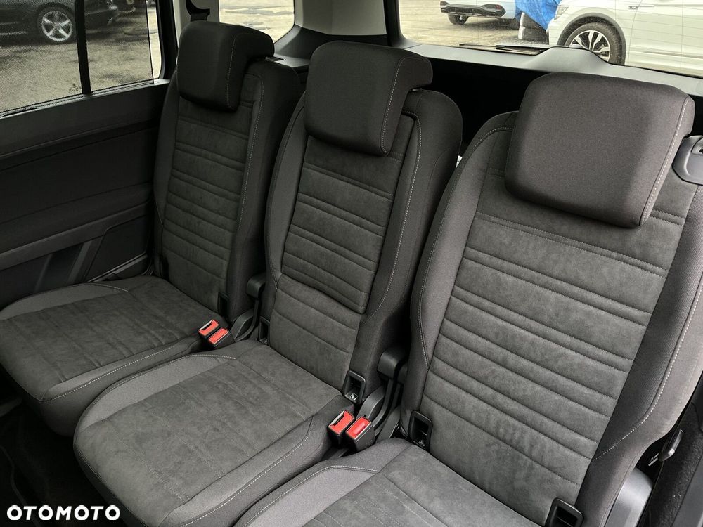 Volkswagen Touran - 29