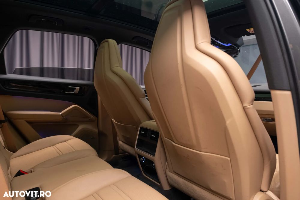 Porsche Cayenne Tiptronic S - 32