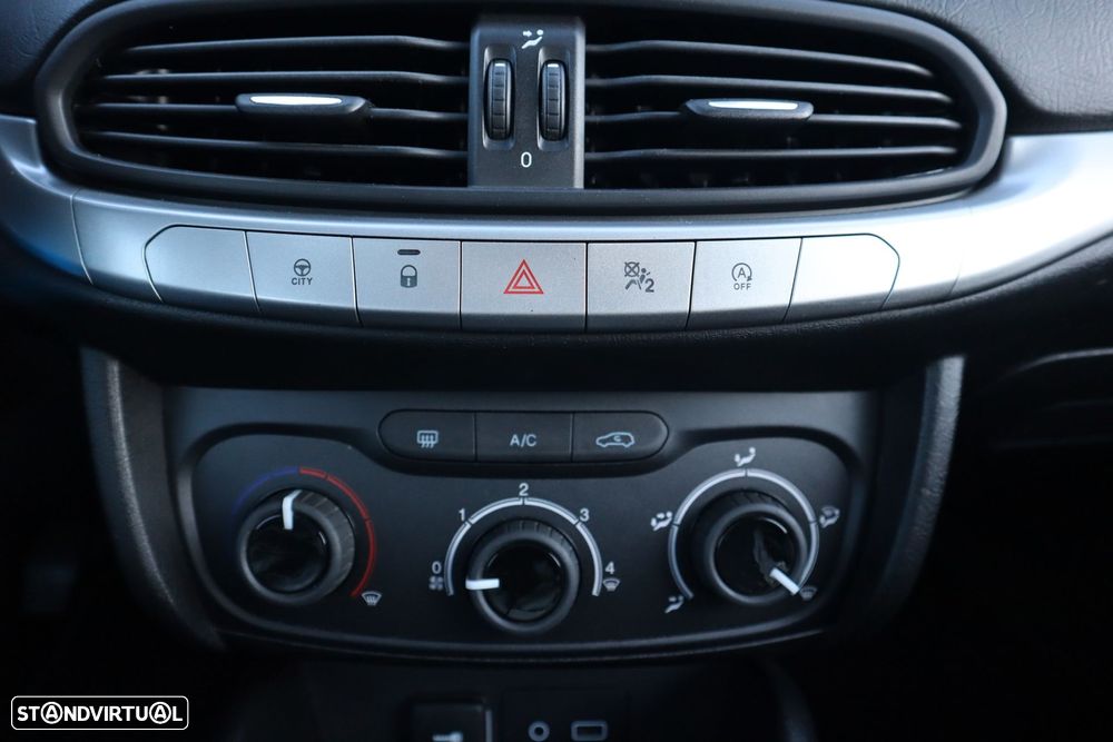 Fiat Tipo Station Wagon 1.6 M-Jet Lounge - 11