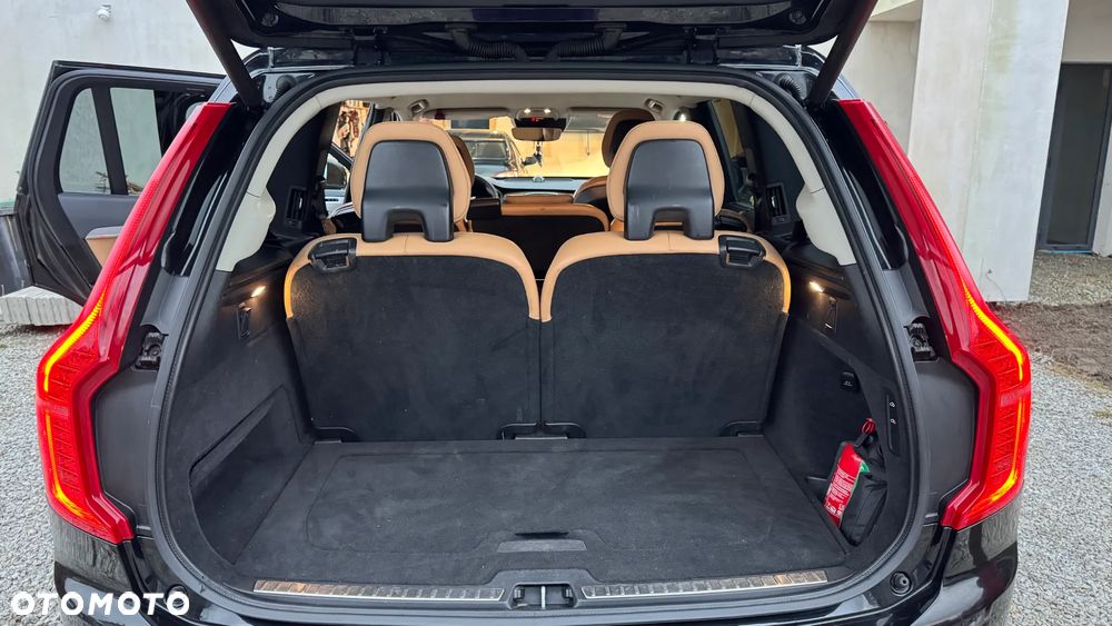 Volvo XC 90 D5 SCR AWD Inscription 7os - 24