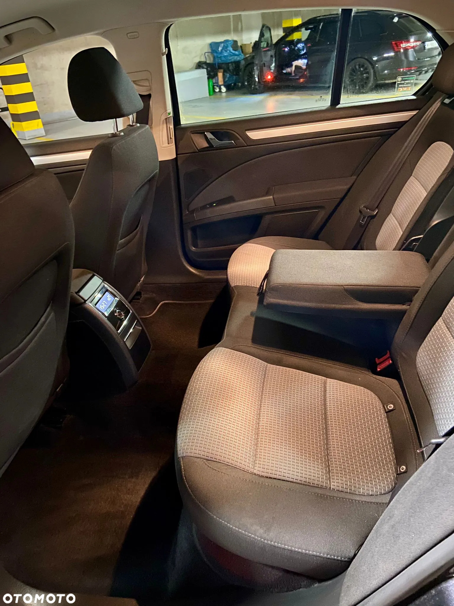 Skoda Superb 1.8 TSI Ambition DSG - 21