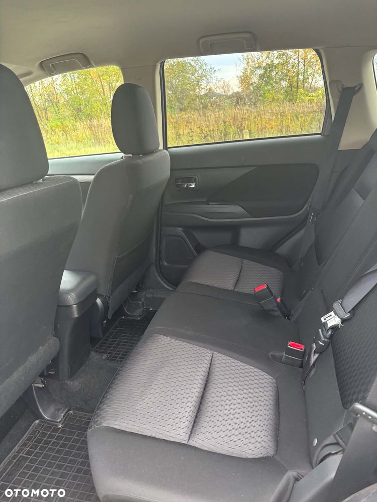 Mitsubishi Outlander - 7