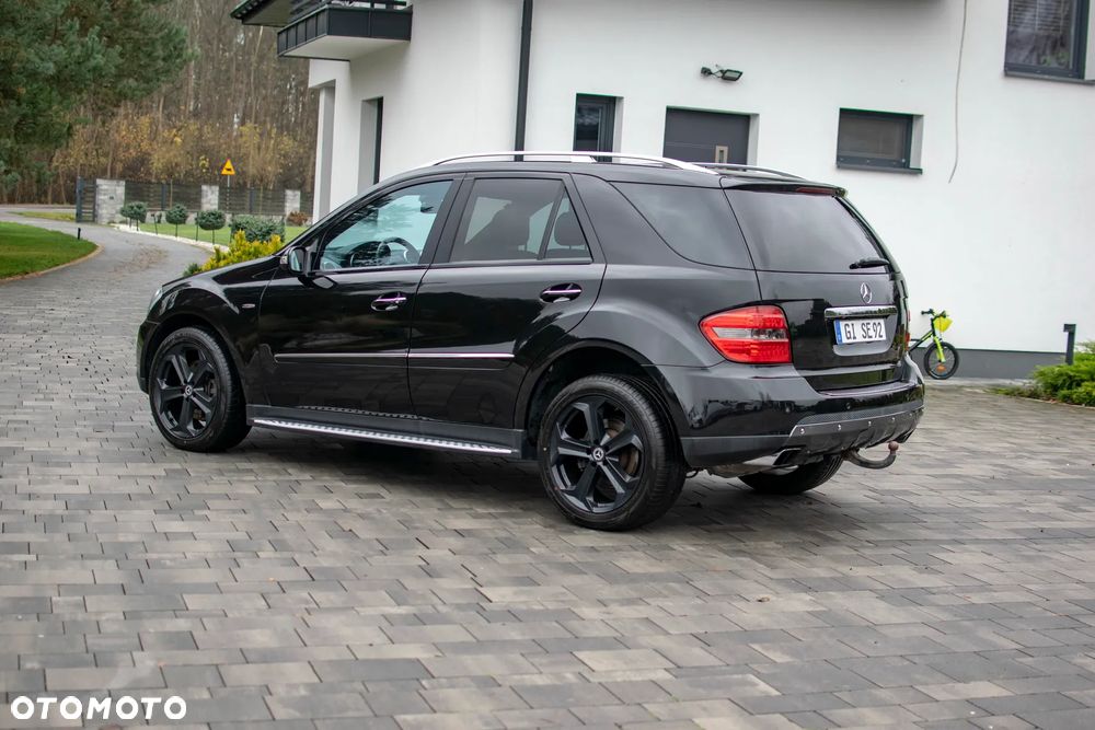 Mercedes-Benz ML - 24