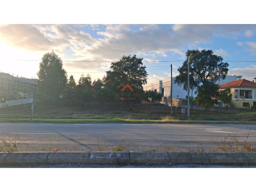 Terreno Premium com 6.900 m² na Zona Industrial de Vale Grou - Opor... - Grande imagem: 2/12