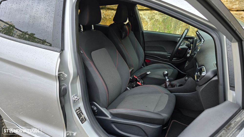 Ford Fiesta 1.0 EcoBoost ST-Line - 37