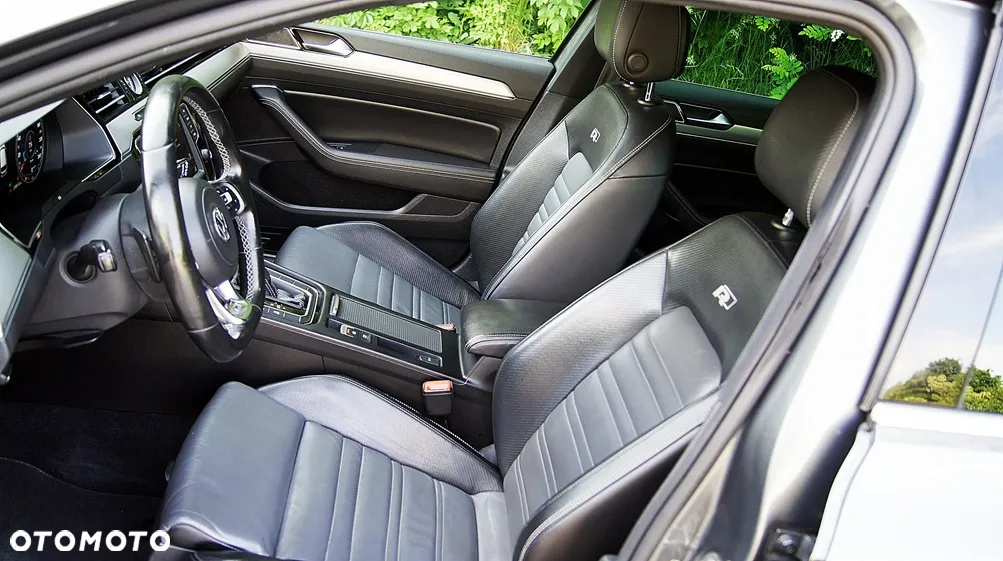 Volkswagen Passat - 12