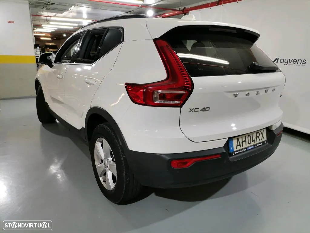 Volvo XC 40 1.5 T3 Momentum Core - 2