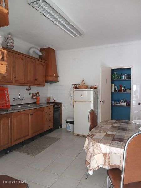 Arrenda-se Casa T2 Vila de Santo António de Setembro a Junho - Grande imagem: 5/12