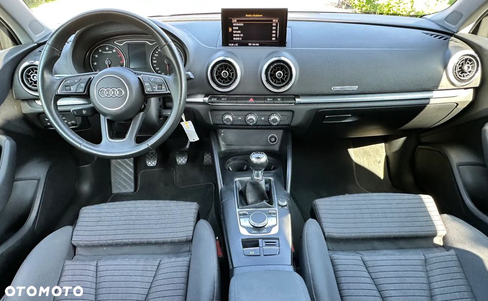 Audi A3 Limousine 30 TFSI sport - 4