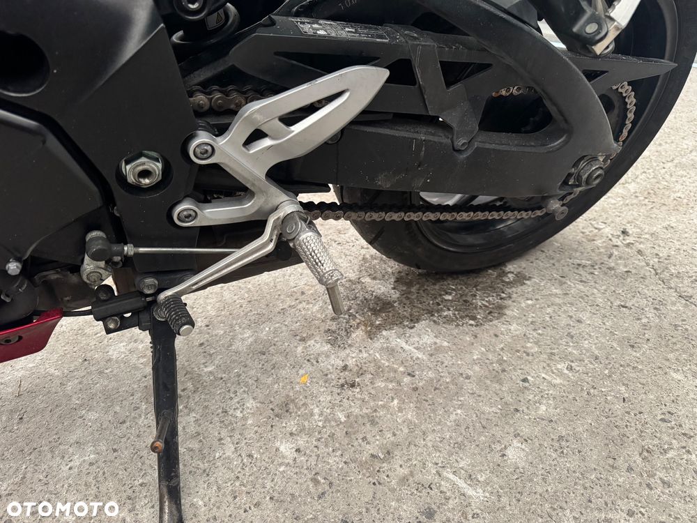 Suzuki GSX 1000 - 23