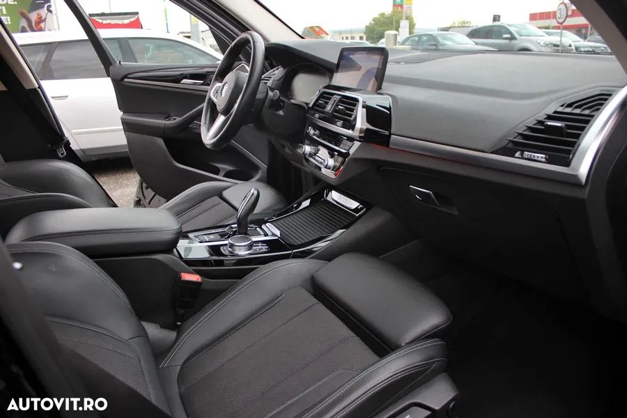 BMW X3 xDrive20d AT Luxury Line - 22