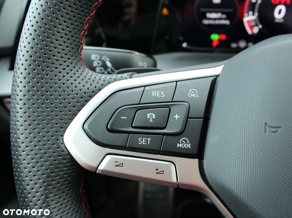 Volkswagen Golf - 23