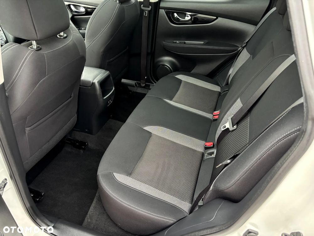 Nissan Qashqai 1.3 DIG-T N-Connecta - 16