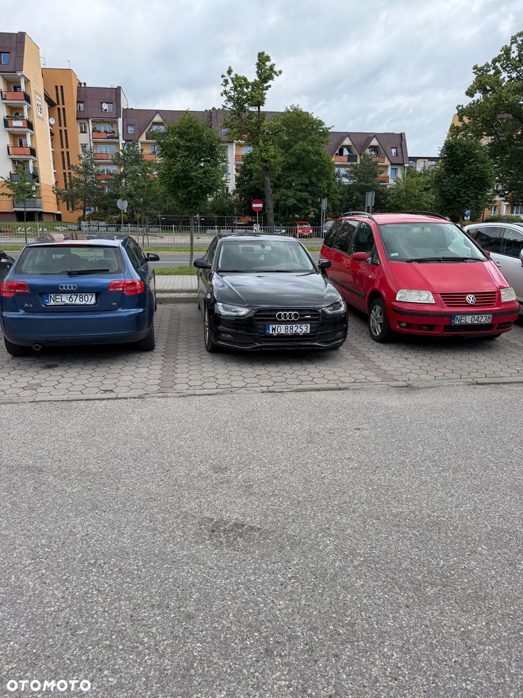 Audi A4 Limousine - 4