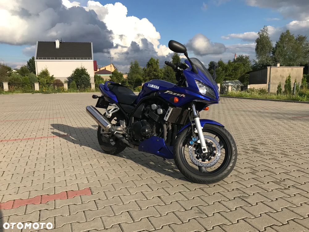 Yamaha FZS - 2