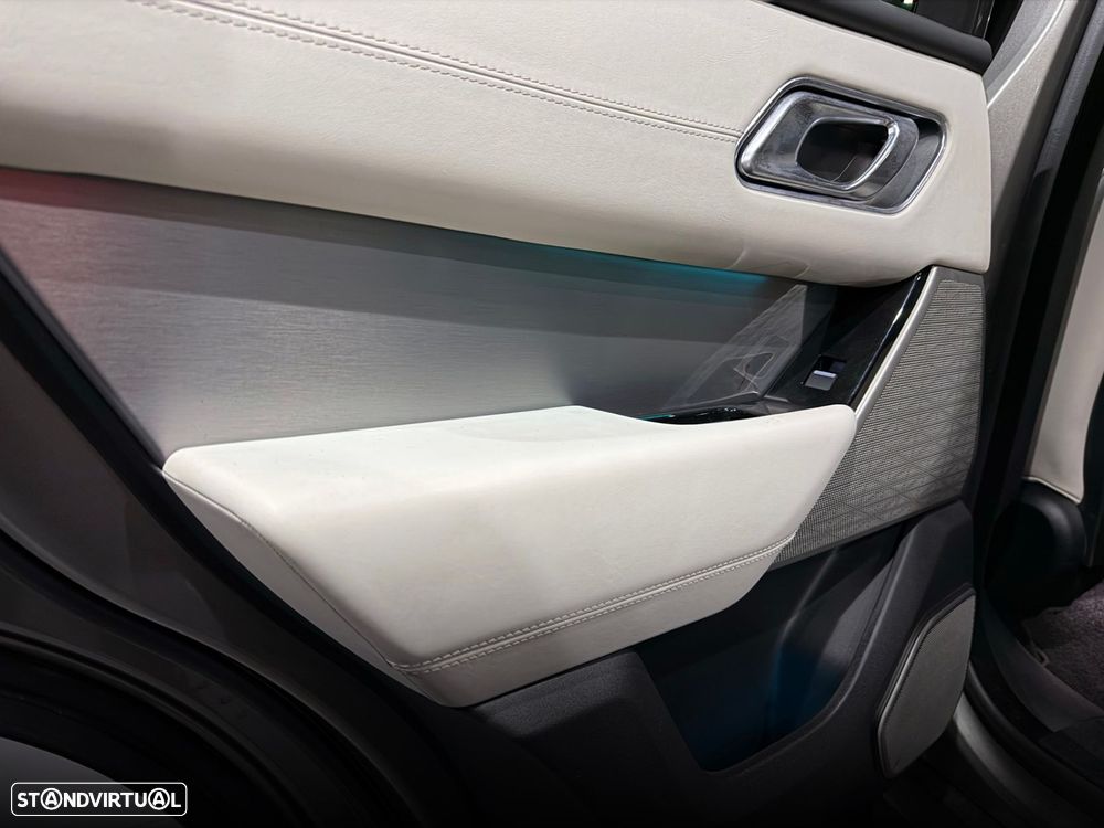 Land Rover Range Rover Velar 3.0 D300 AWD R-Dynamic HSE - 36