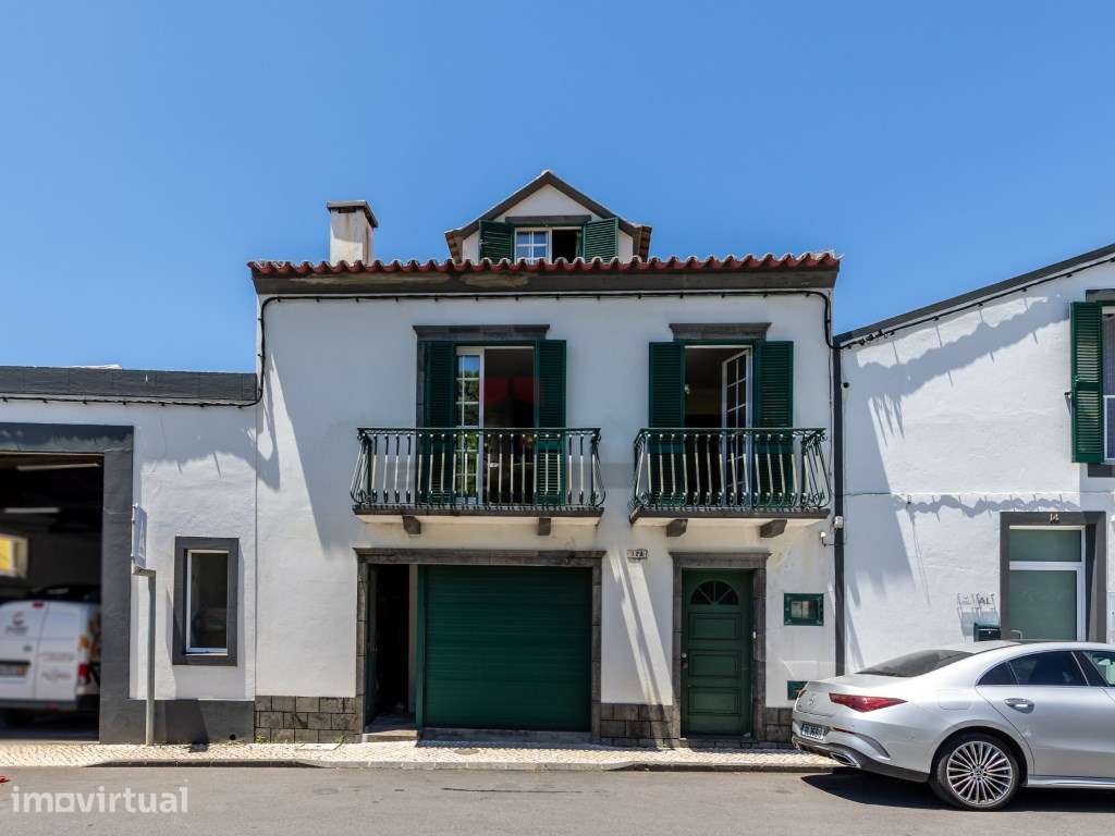 Moradia T4 com Garagem Dupla e Excelente Exposição Solar | Vila da ... - Grande imagem: 5/27