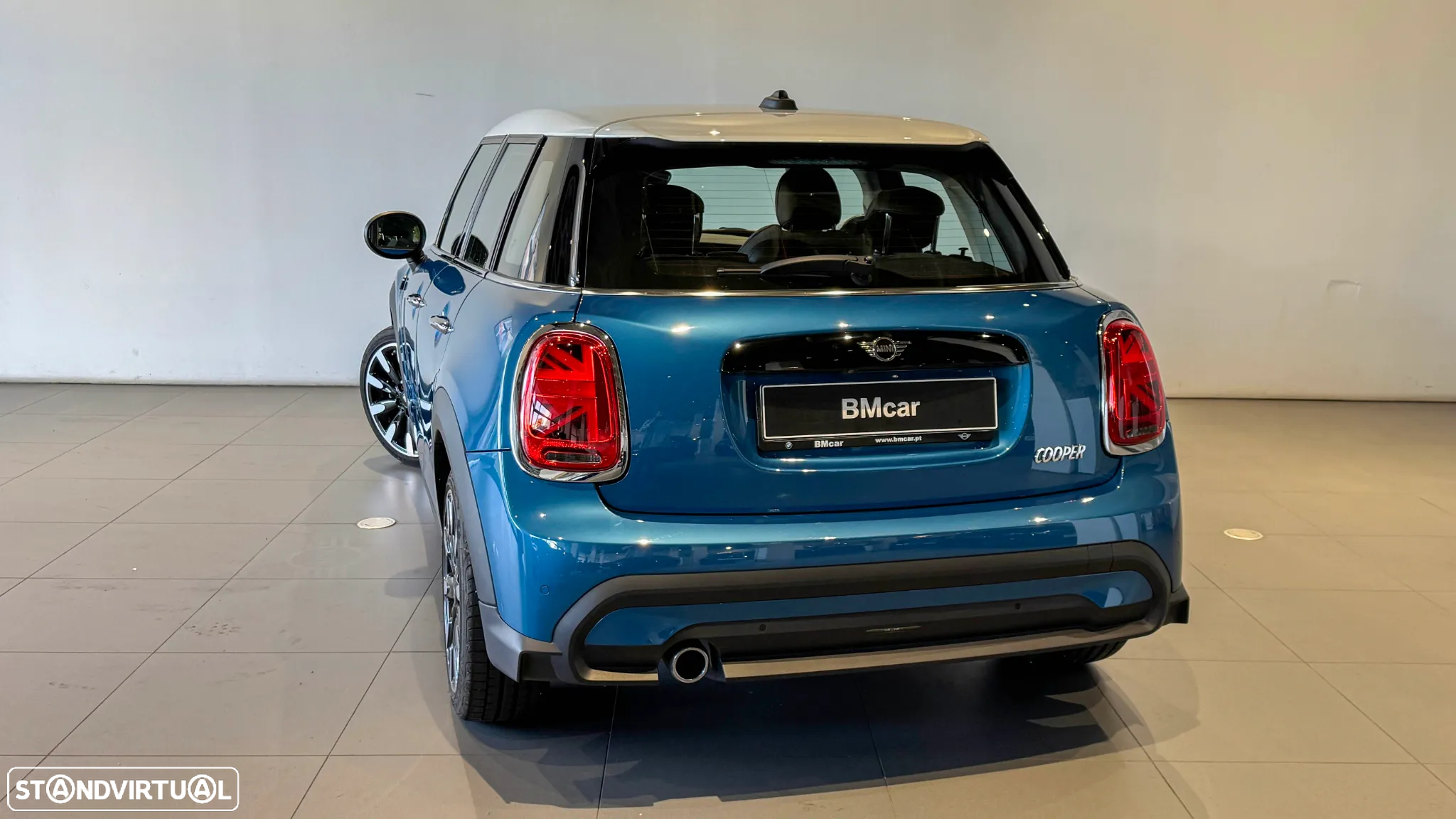 MINI 5 Portas Cooper Classic Auto - 24