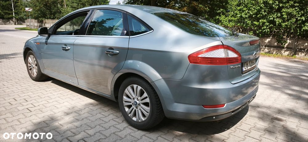 Ford Mondeo 2.0 Ghia - 8