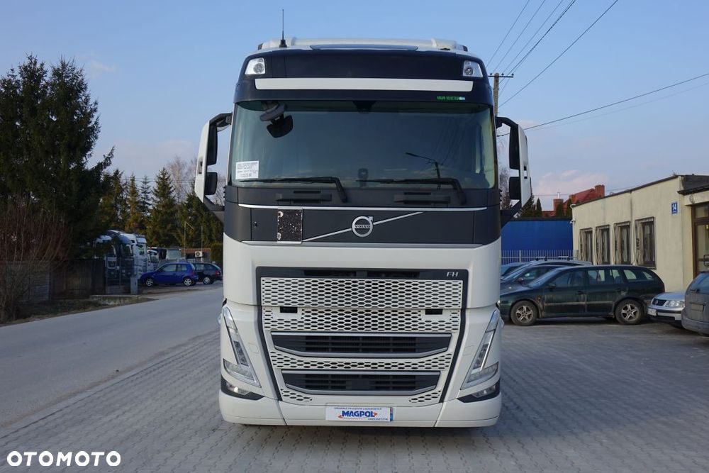Volvo FH 500 GLOBETROTTER / I-SAVE / STANDARD / AUTOMAT / EURO 6 / KLIMATYZACJA POSTOJOWA / LODÓWKA / LED / NAVI / 2 ZBIORNIKI - 2
