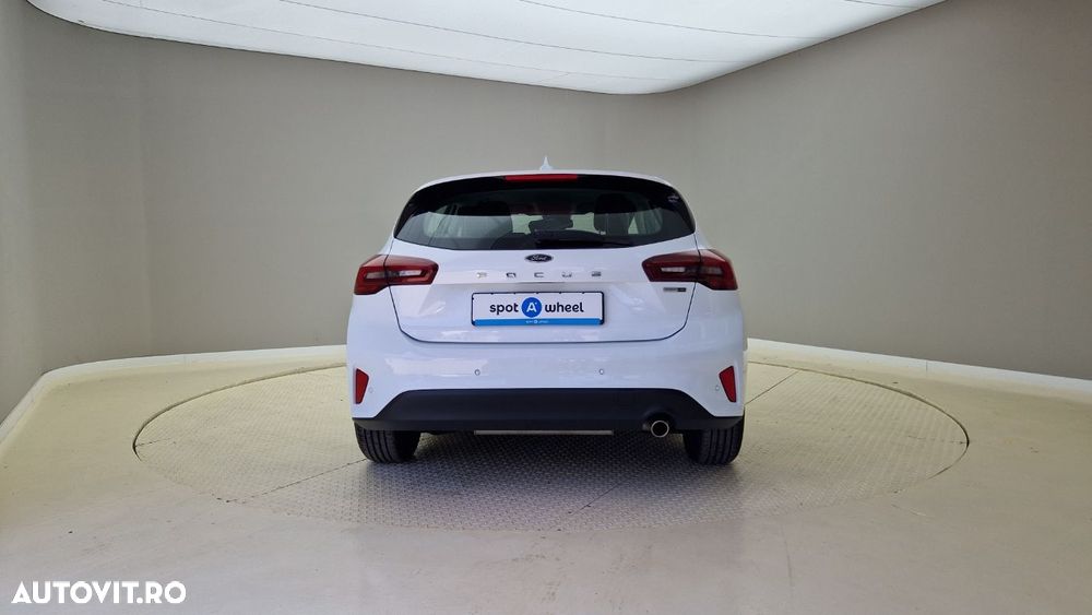 Ford Focus - 8
