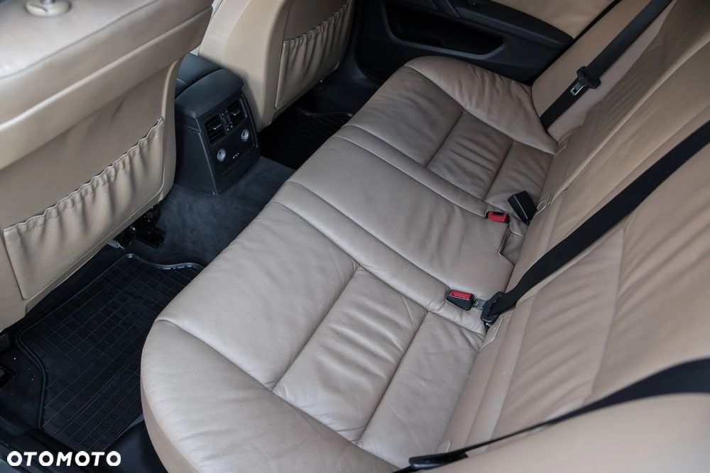 BMW Seria 5 525d xDrive Touring - 24