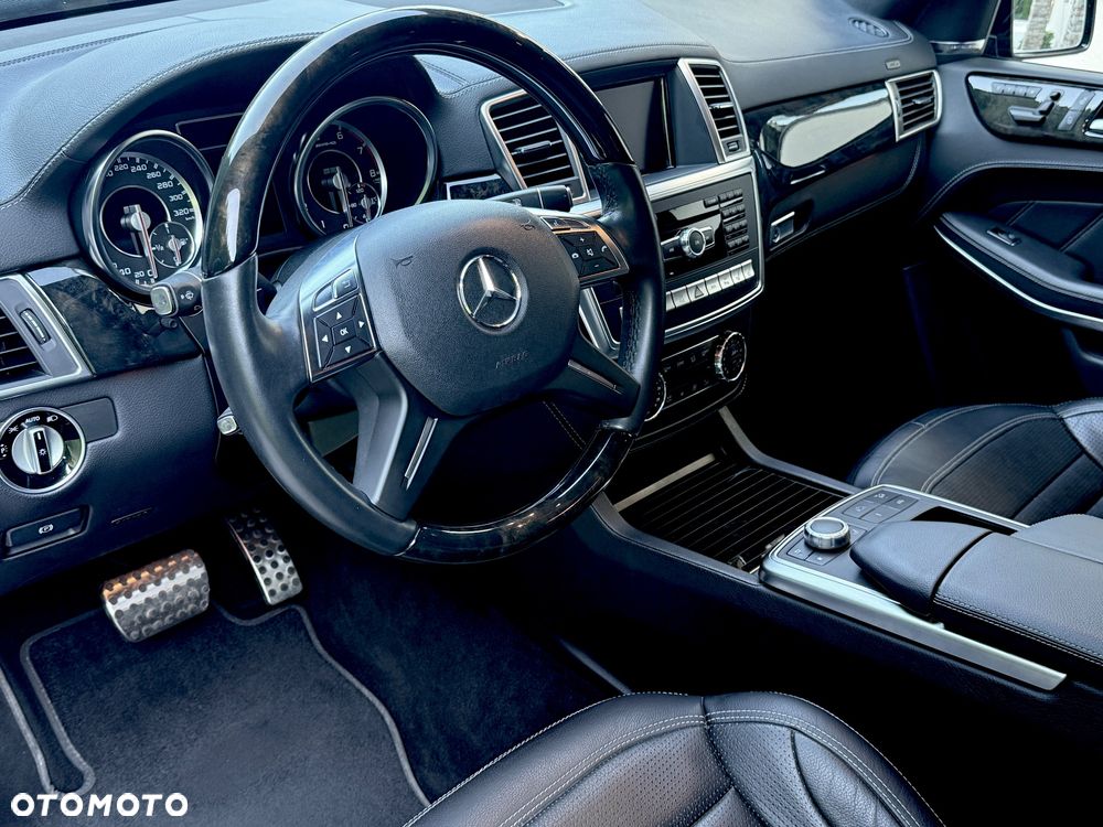 Mercedes-Benz GL - 12